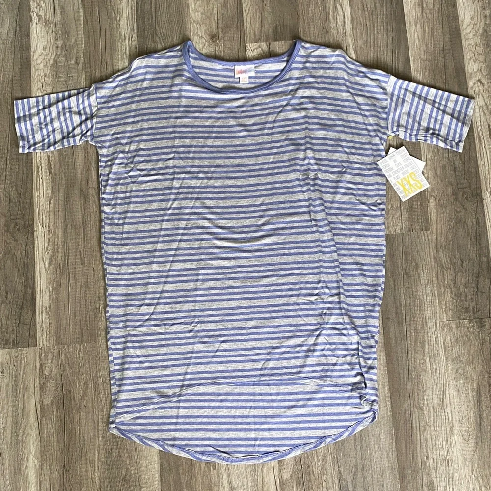 ❤️ 3/$15 LuLaRoe Blue and Gray Striped Short Sleeve Tee - Picture 2 of 2
